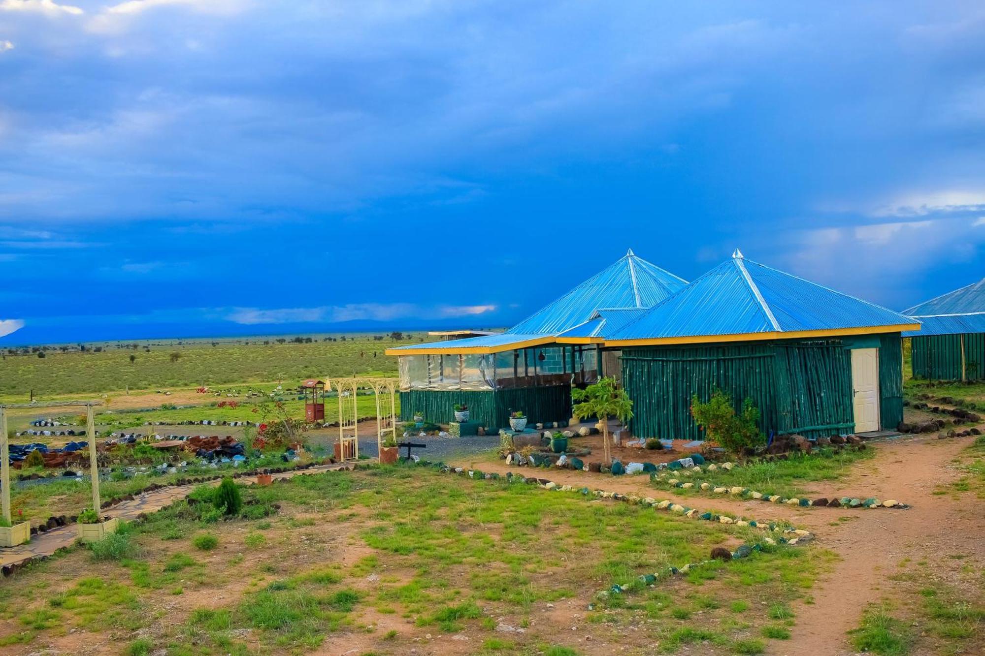Amanya 2-Rooms Lioness Family Amboseli Esterno foto